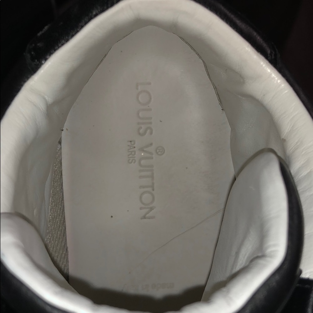 Louis Vuitton Men Sneakers - Picture 5 of 6